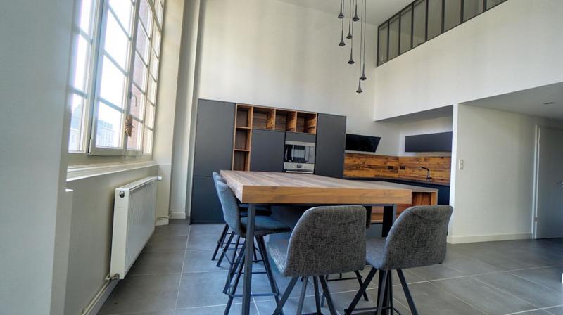 Loft - 103 m² - 5 pièces