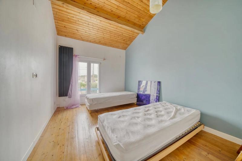 Maison - 271 m² - 10 pièces