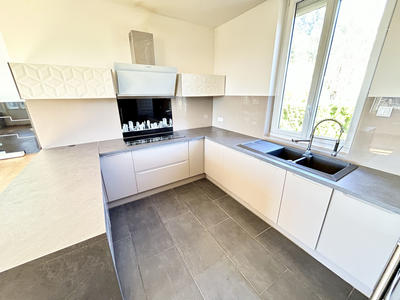 Appartement - 82 m² - 3 pièces