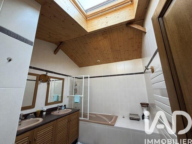 Maison - 416 m² - 13 pièces