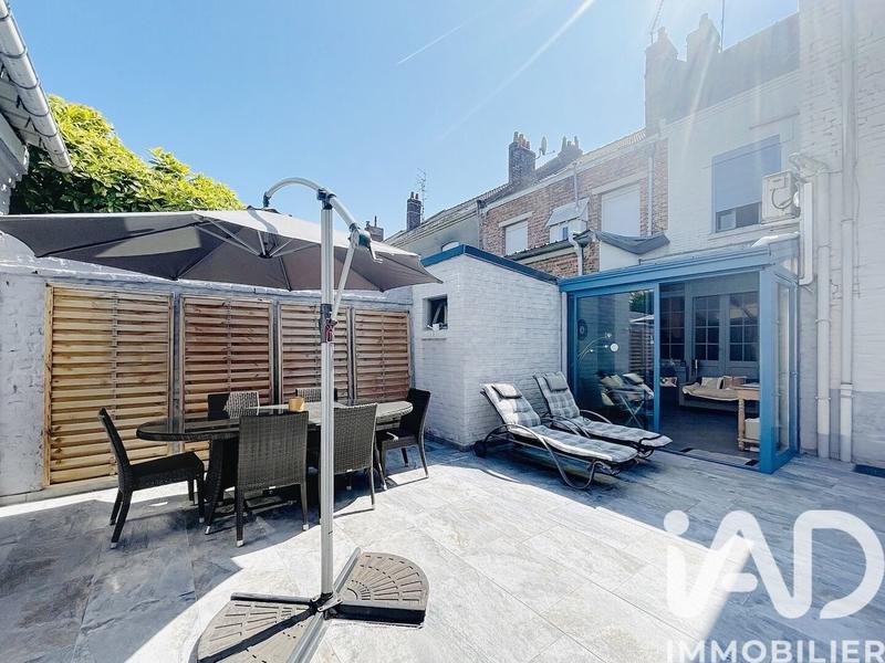 Maison - 239 m² - 9 pièces