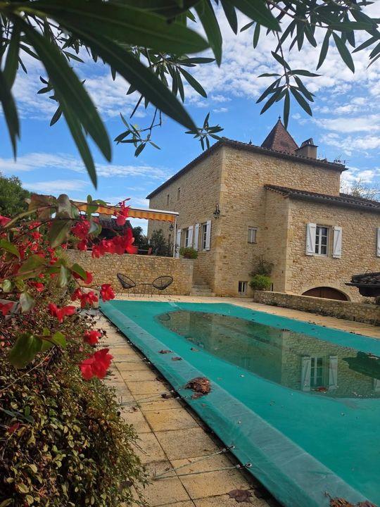 Maison en pierre - 169 m² - 7 pièces