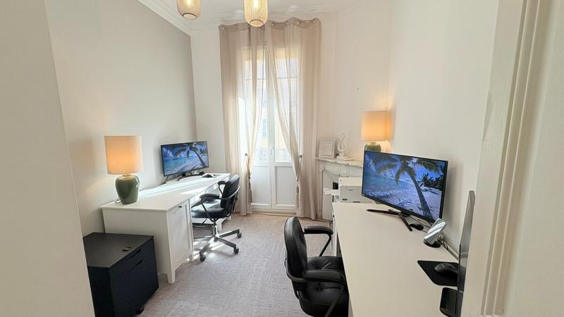 Appartement - 100 m² - 4 pièces