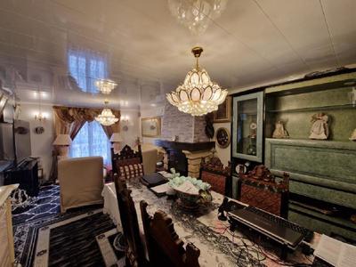 Maison - 121 m² - 7 pièces