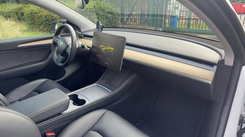 Tesla Model y 60 kWh 300 Standard - Première main