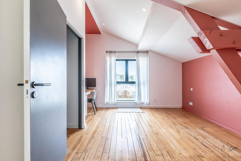 Maison - 311 m² - 8 pièces