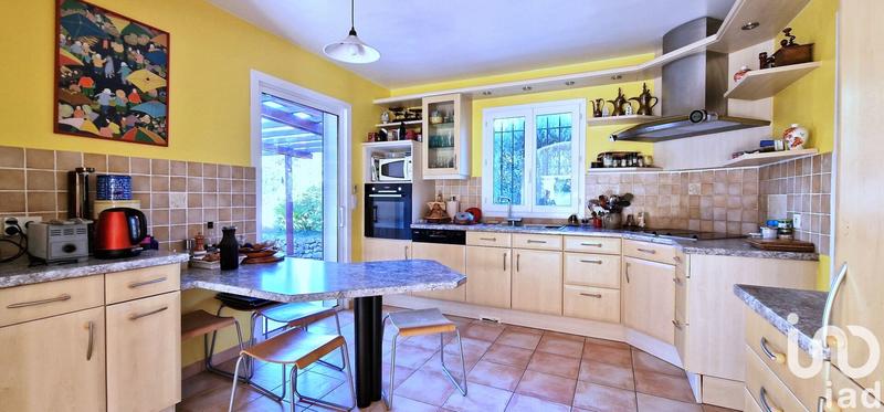 Maison - 203 m² - 6 pièces