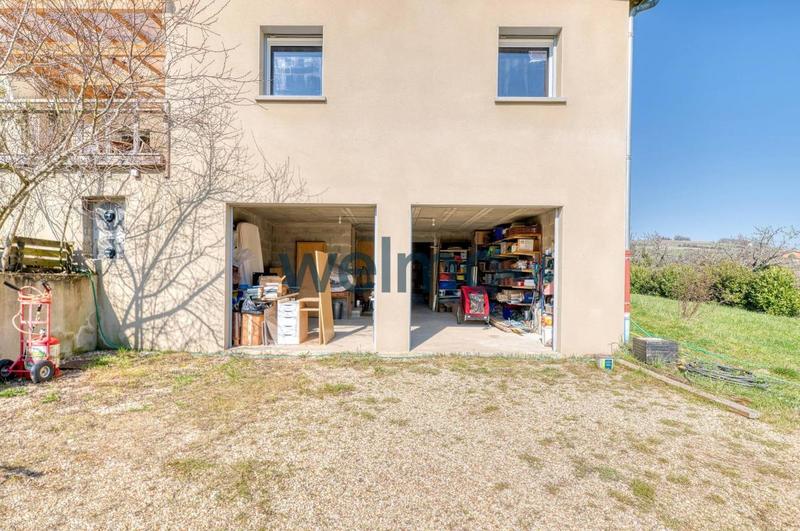 Maison - 360 m² - 10 pièces