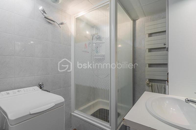 Maison traditionnelle - 268 m² - 7 pièces