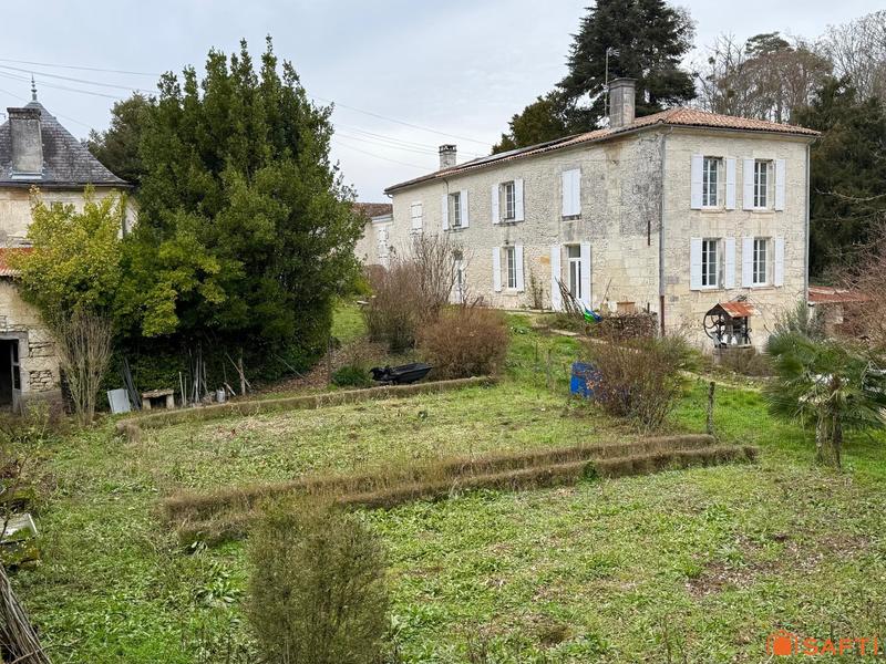 Maison - 197 m² - 7 pièces