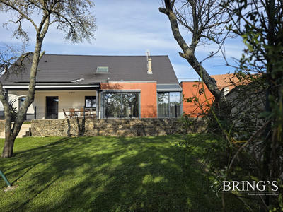 Maison - 200 m² - 7 pièces