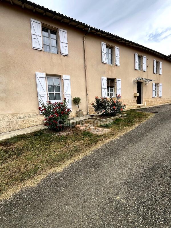 Corps de ferme - 270 m² - 9 pièces