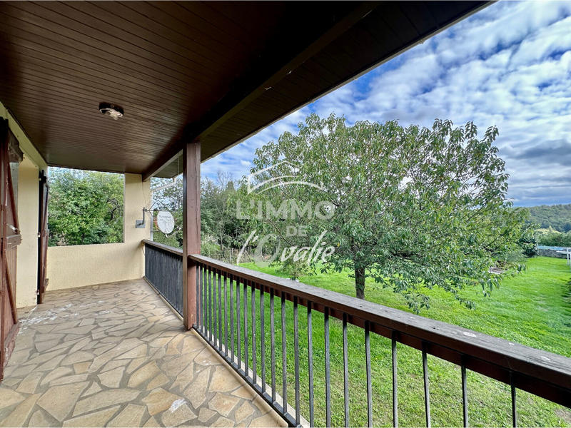 Maison - 221 m² - 10 pièces