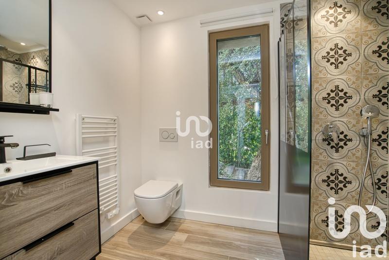 Maison - 220 m² - 6 pièces