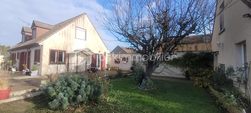 Maison traditionnelle - 120 m² - 6 pièces