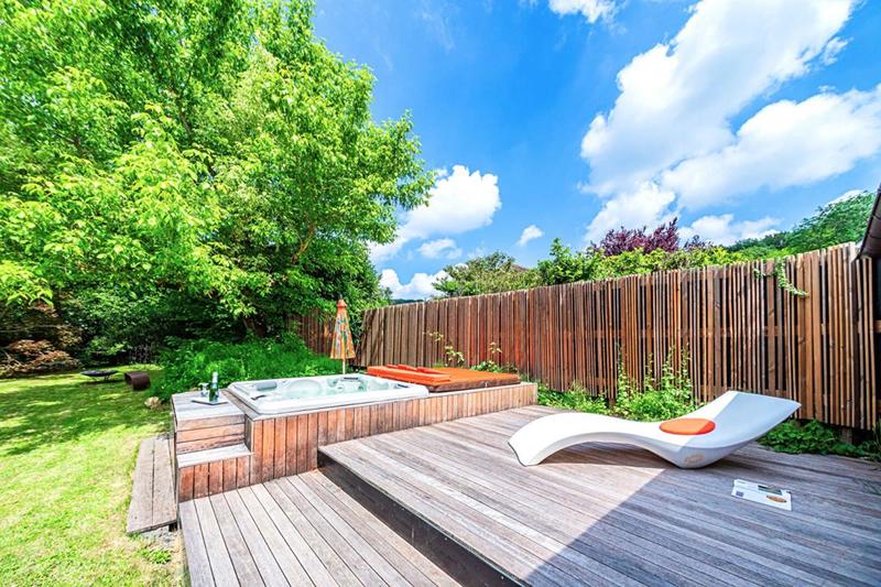 Demeure - 212 m² - 10 pièces