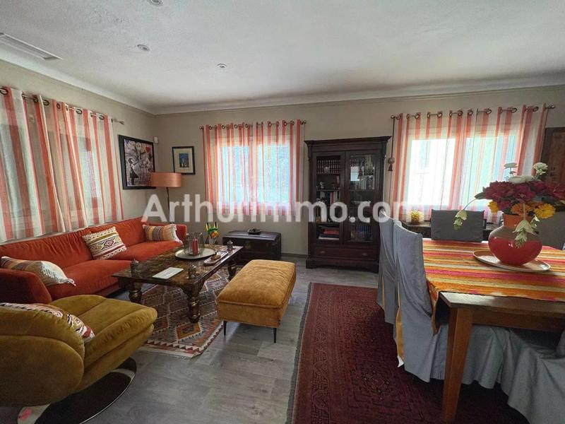 Maison - 210 m² - 8 pièces