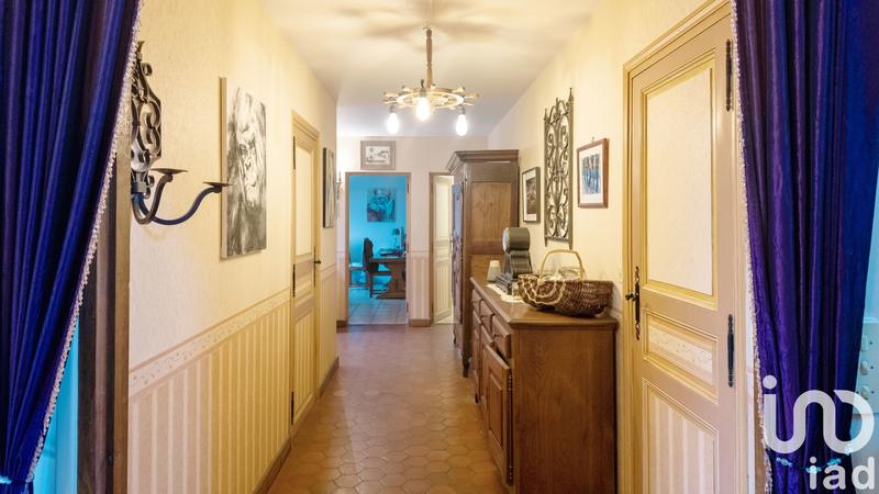 Maison - 268 m² - 10 pièces