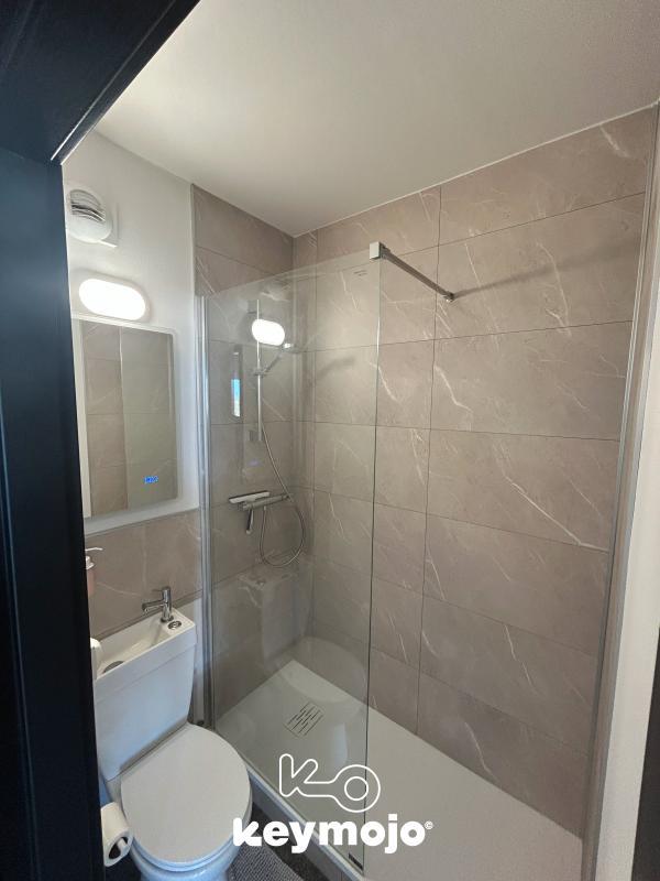 Chambre - 76 m² - 5 pièces