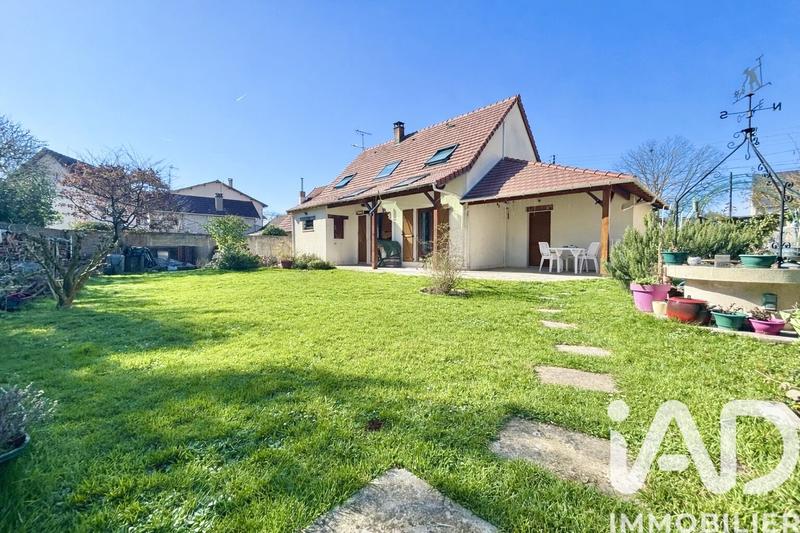 Maison - 92 m² - 5 pièces