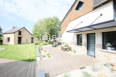 Maison - 247 m² - 9 pièces