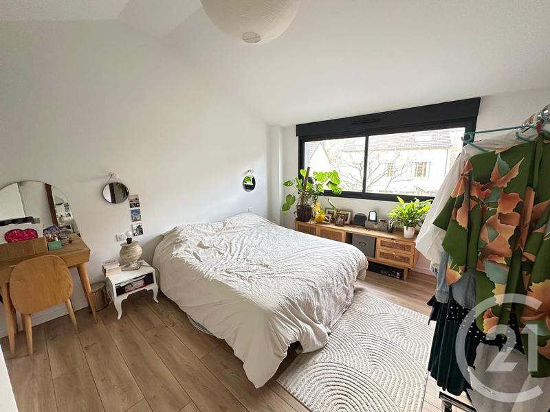 Maison - 107 m² - 6 pièces