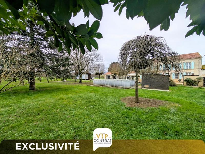 Maison - 253 m² - 8 pièces