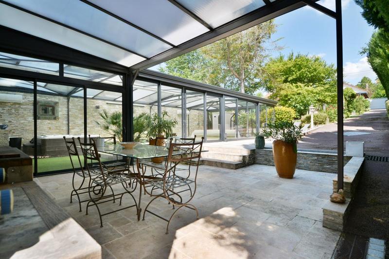 Maison - 180 m² - 8 pièces