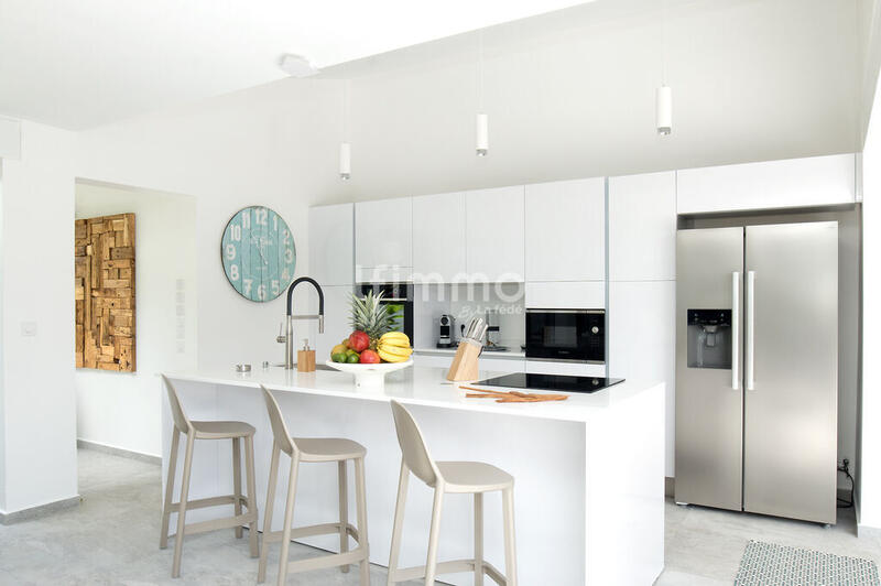 Villa - 220 m² - 6 pièces