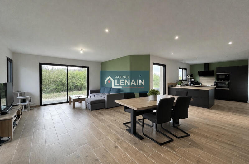 Maison - 98 m² - 5 pièces