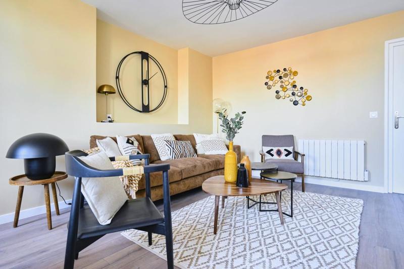 Appartement - 99 m² - 7 pièces