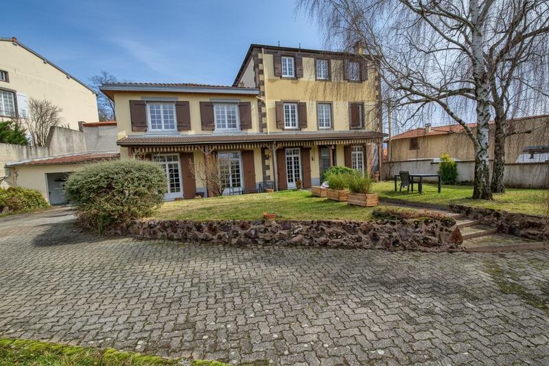 Maison - 213 m² - 6 pièces