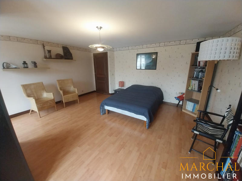 Maison - 207 m² - 7 pièces