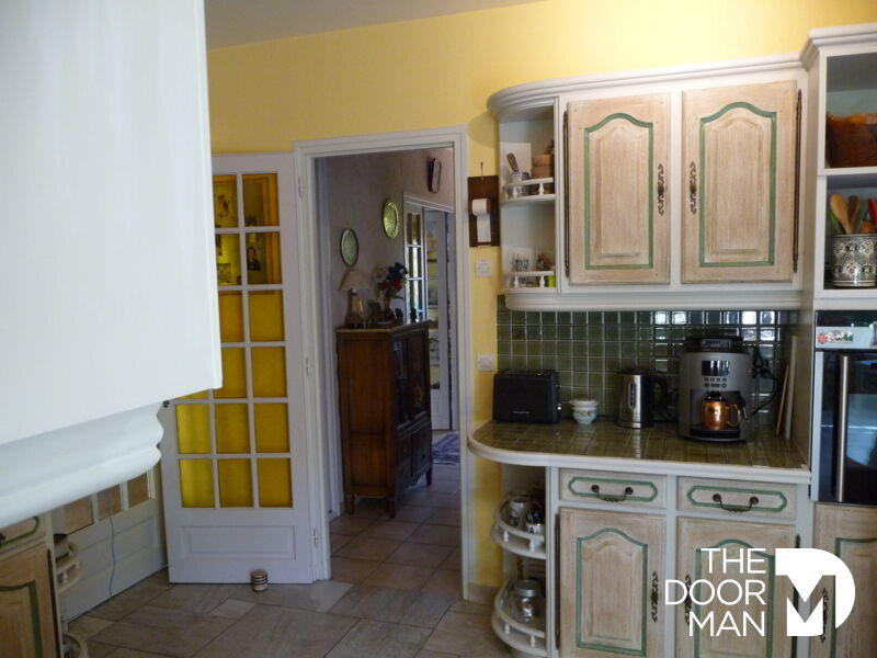 Demeure - 201 m² - 6 pièces