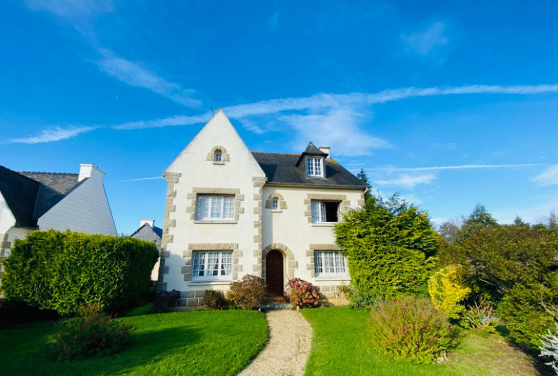 Maison - 198 m² - 11 pièces