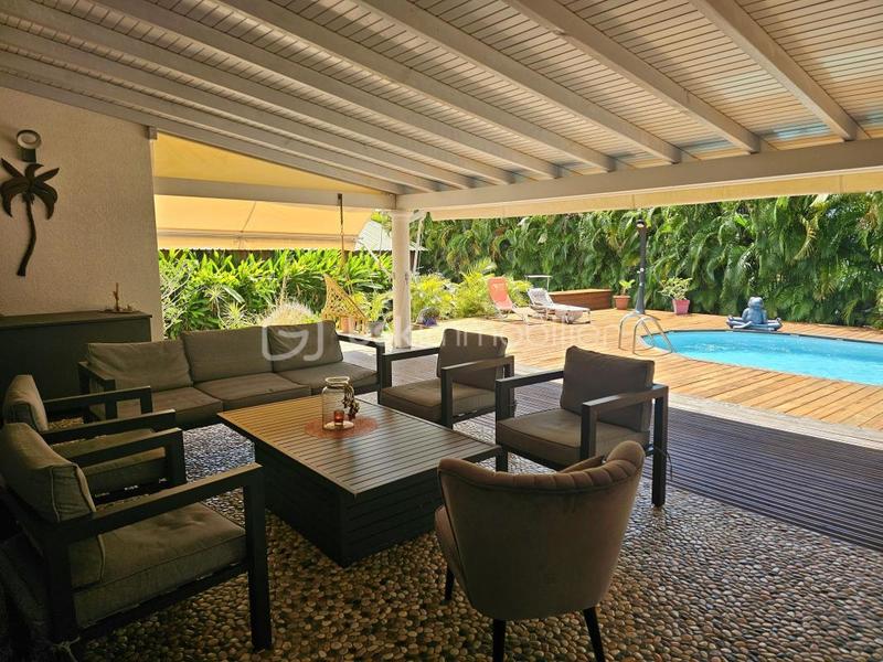 Maison - 177 m² - 7 pièces