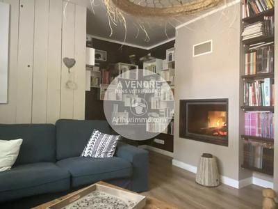 Maison - 205 m² - 8 pièces