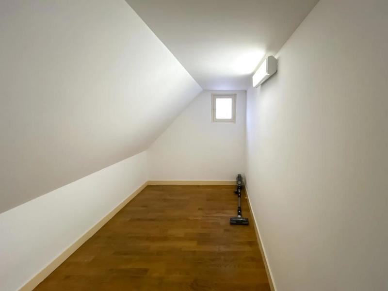 Maison - 263 m² - 8 pièces