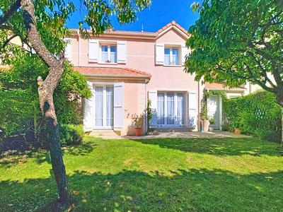 Maison - 96 m² - 6 pièces