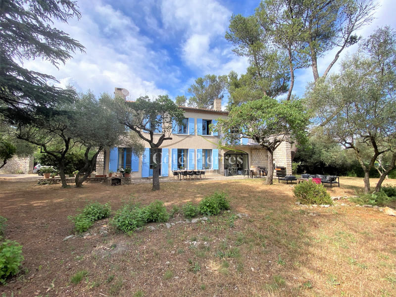 Maison - 168 m² - 8 pièces