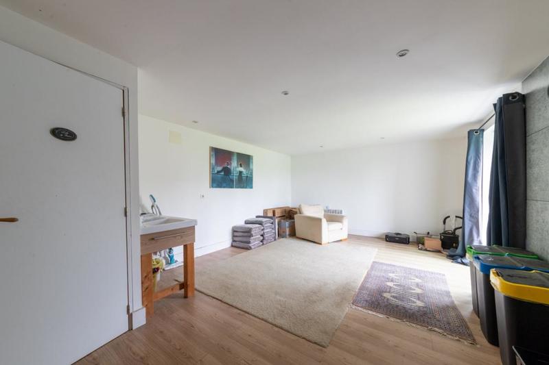 Propriété - 256 m² - 6 pièces