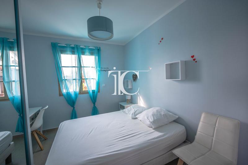 Maison - 94 m² - 5 pièces