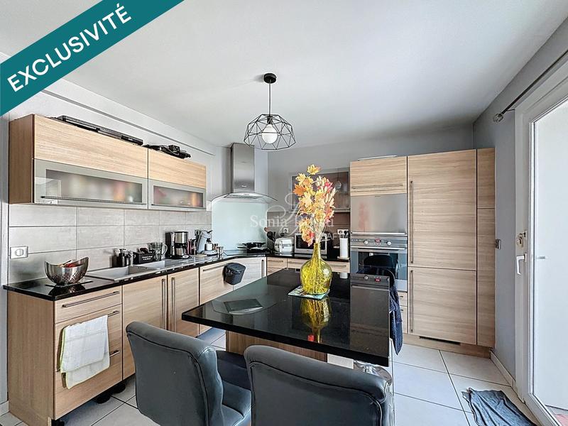 Maison - 94 m² - 5 pièces