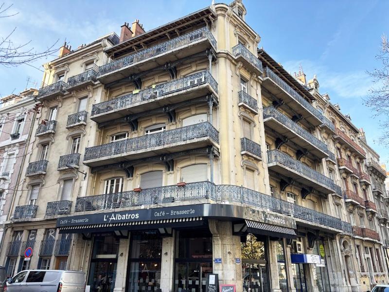 Appartement - 59 m² - 2 pièces