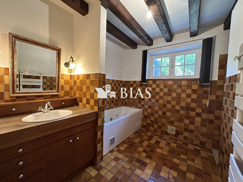 Maison traditionnelle - 194 m² - 7 pièces