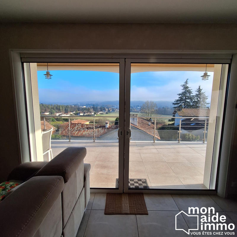 Maison - 235 m² - 7 pièces