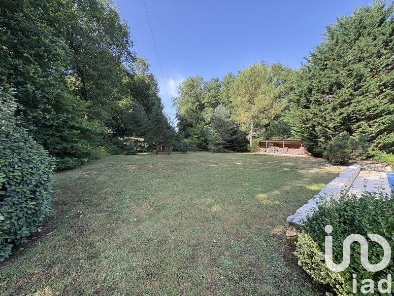 Maison - 225 m² - 9 pièces