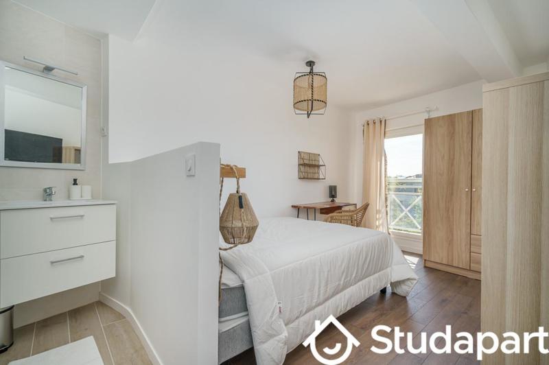 Chambre - 10 m² - 1 pièce