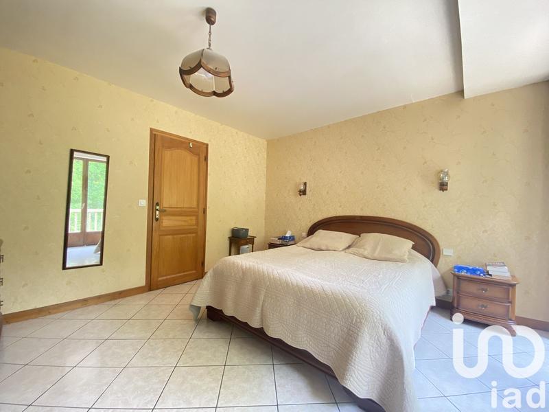 Maison - 200 m² - 8 pièces