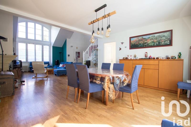 Maison - 210 m² - 8 pièces